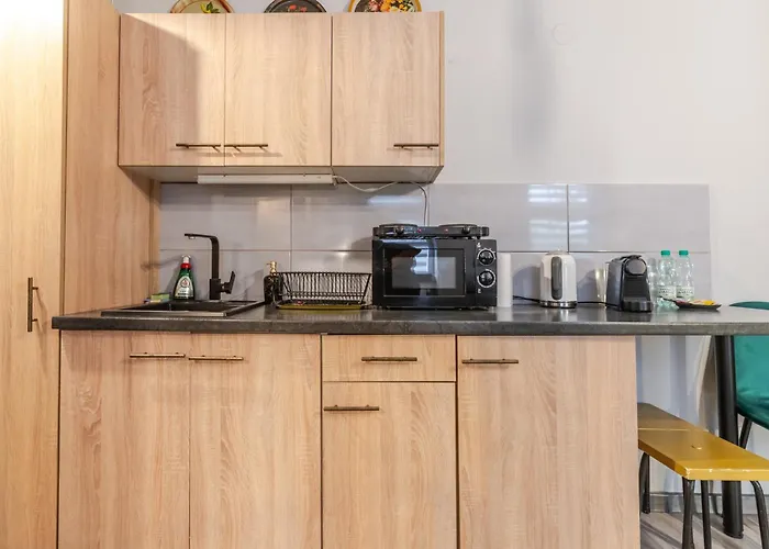 Strzelecka By Bookinghost